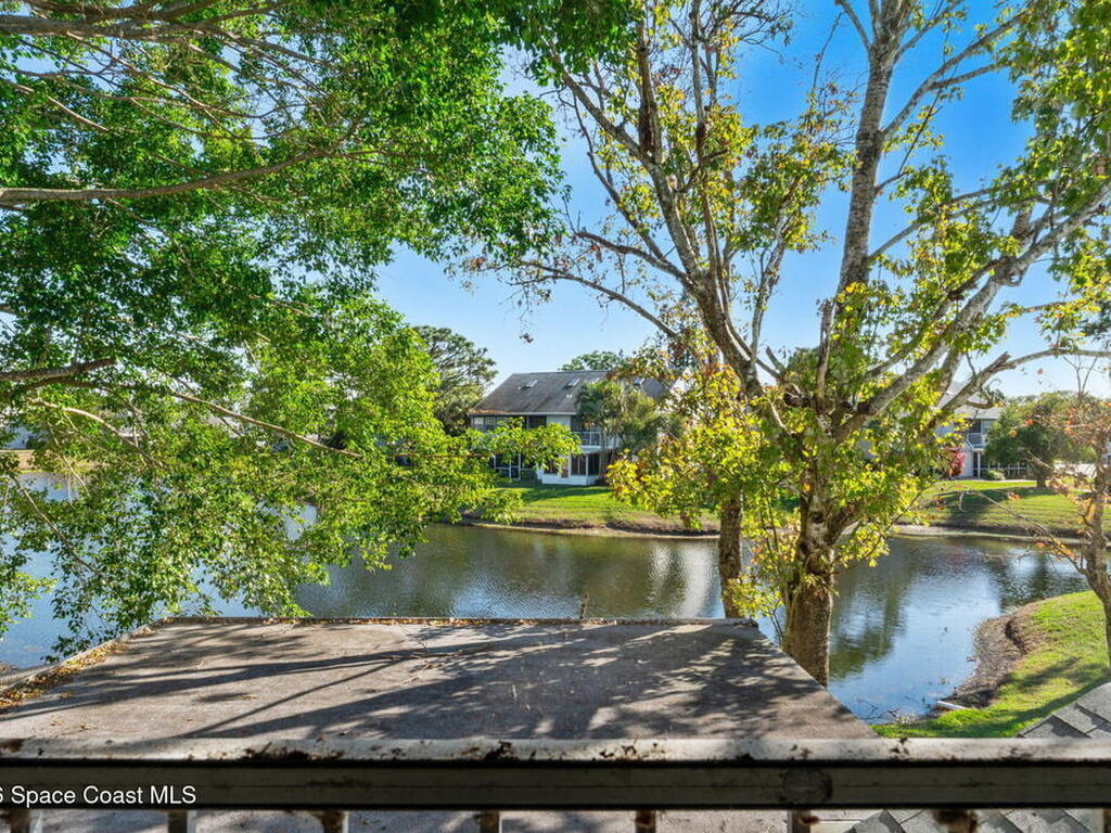 4920 Lake Waterford Way, Melbourne, FL 32901