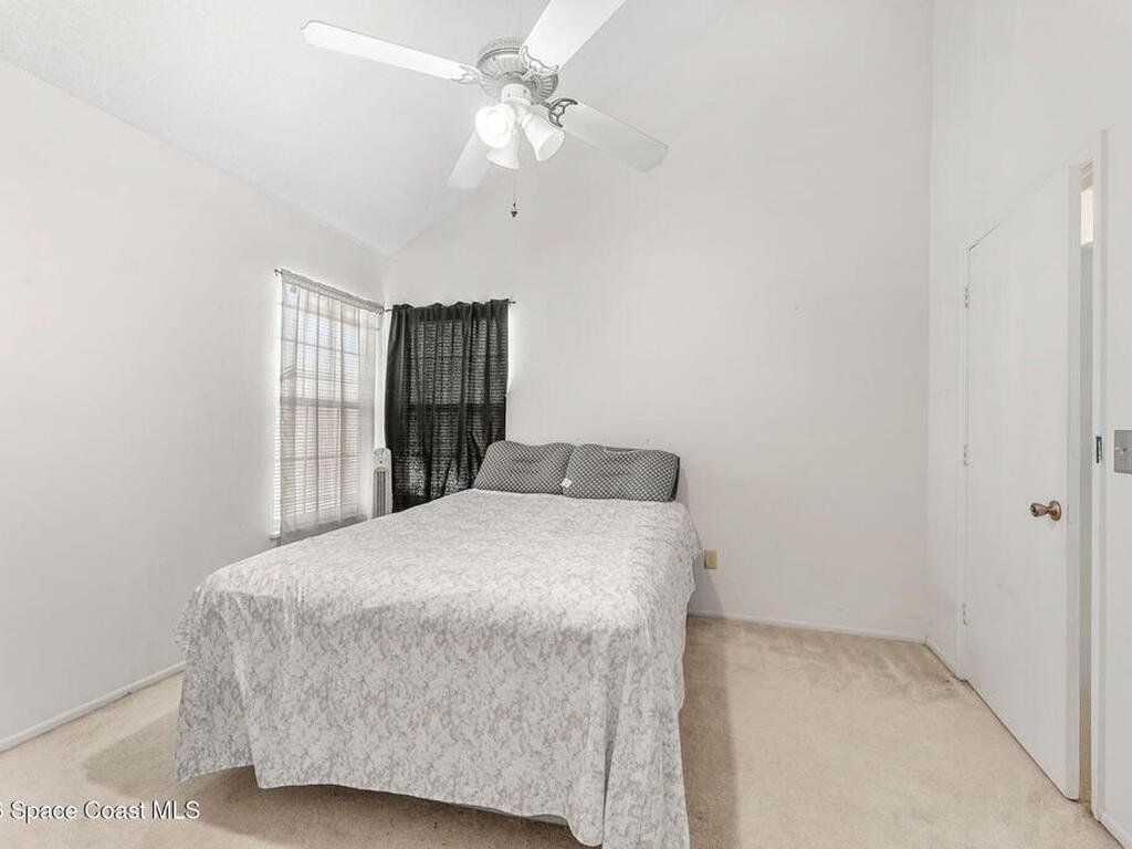 4920 Lake Waterford Way, Melbourne, FL 32901