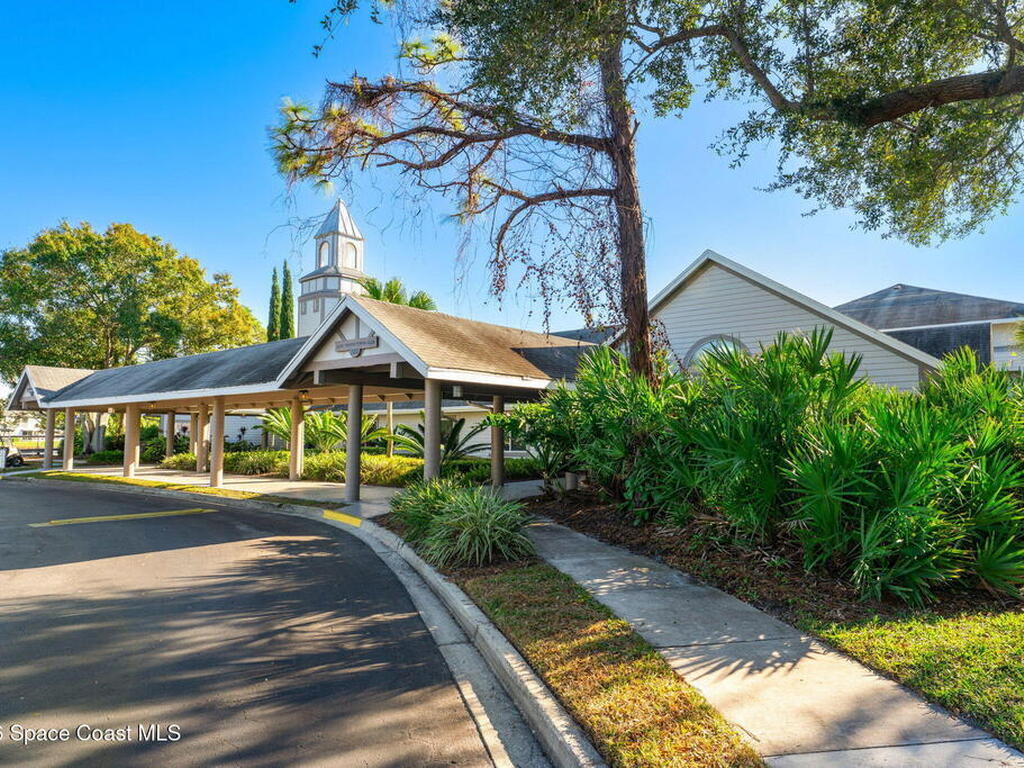 4920 Lake Waterford Way, Melbourne, FL 32901