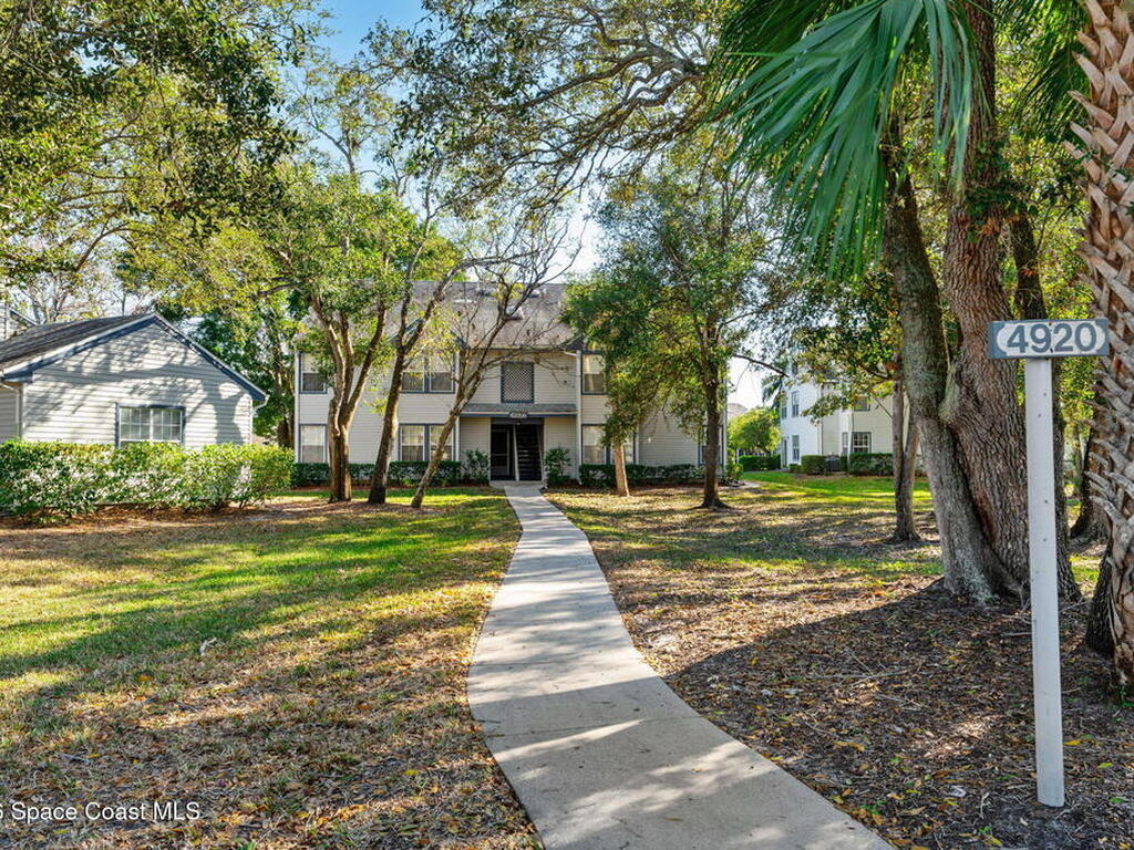 4920 Lake Waterford Way, Melbourne, FL 32901