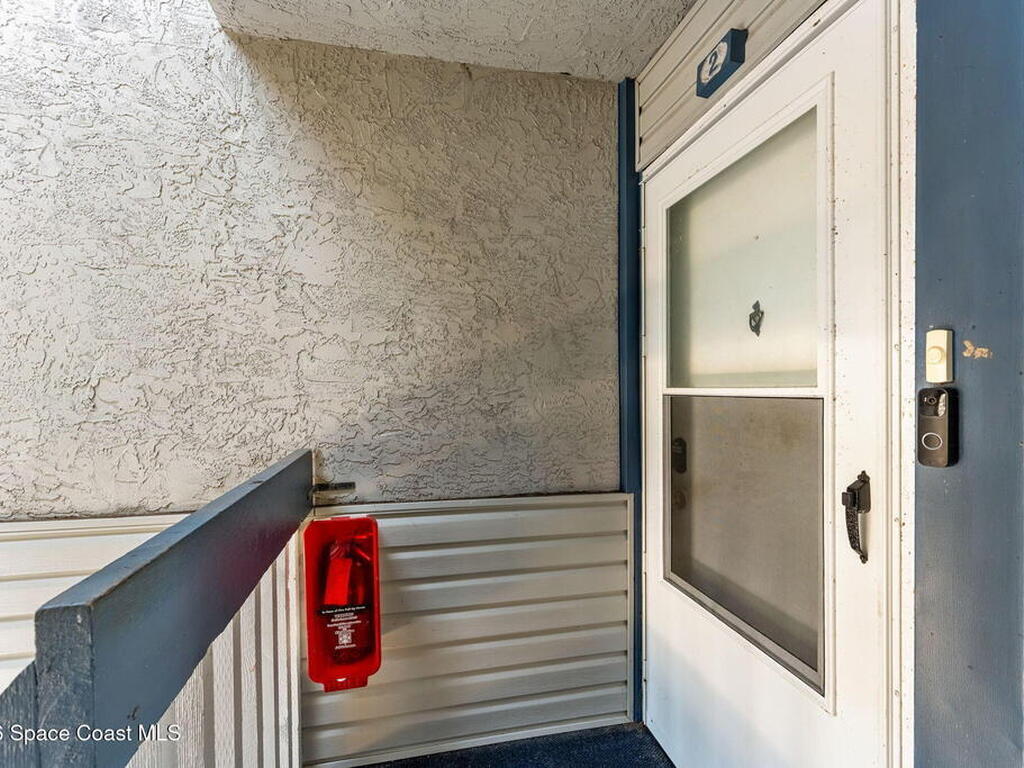 4920 Lake Waterford Way, Melbourne, FL 32901