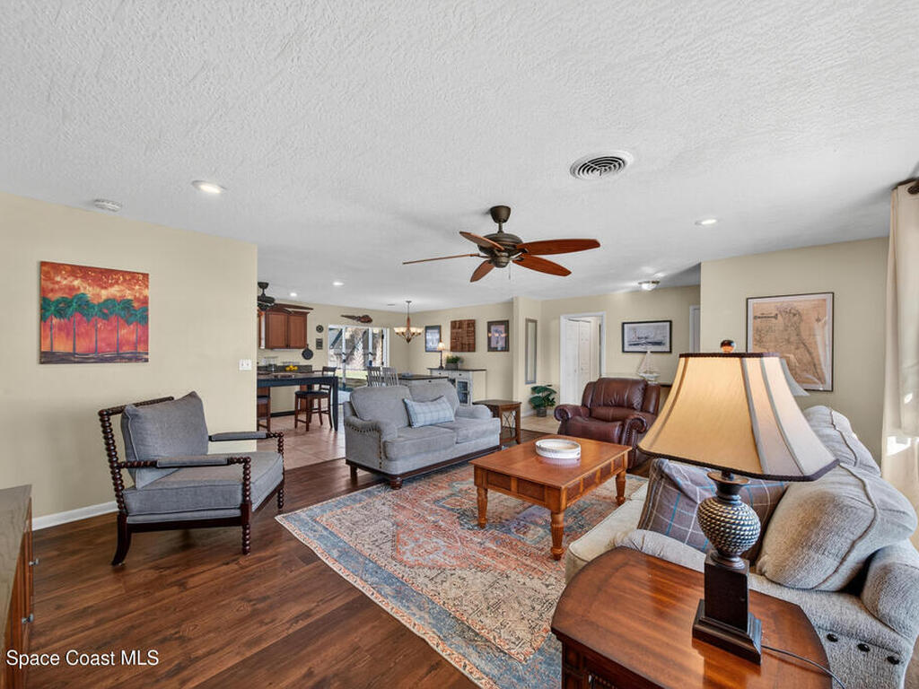 560 Glenwood Avenue, Satellite Beach, FL 32937