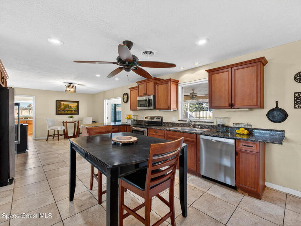 560 Glenwood Avenue, Satellite Beach, FL 32937