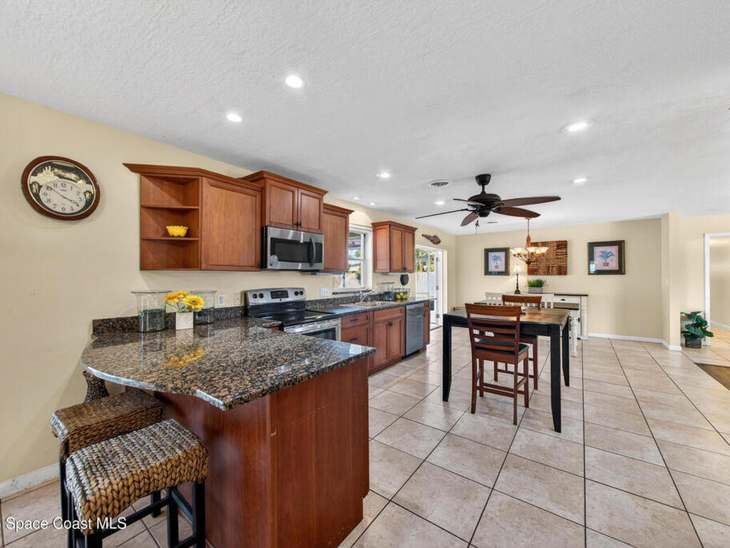 560 Glenwood Avenue, Satellite Beach, FL 32937