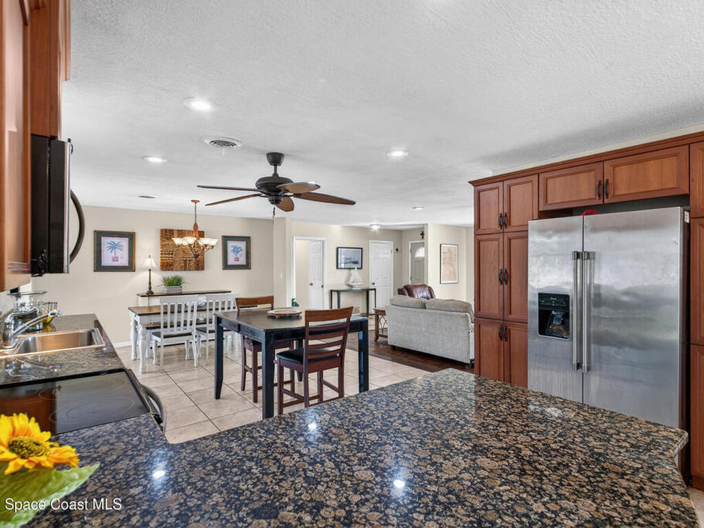 560 Glenwood Avenue, Satellite Beach, FL 32937