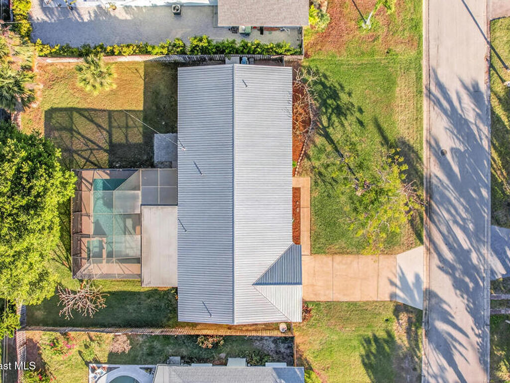 560 Glenwood Avenue, Satellite Beach, FL 32937