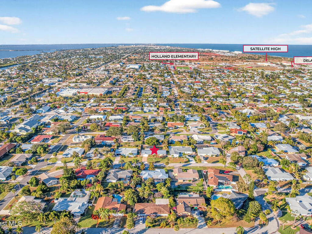 560 Glenwood Avenue, Satellite Beach, FL 32937