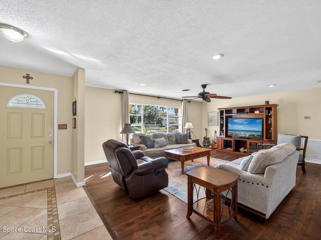 560 Glenwood Avenue, Satellite Beach, FL 32937