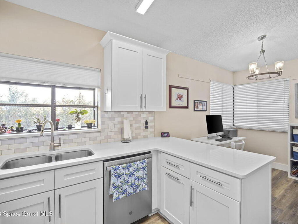 410 Parkside Place, Indian Harbour Beach, FL 32937