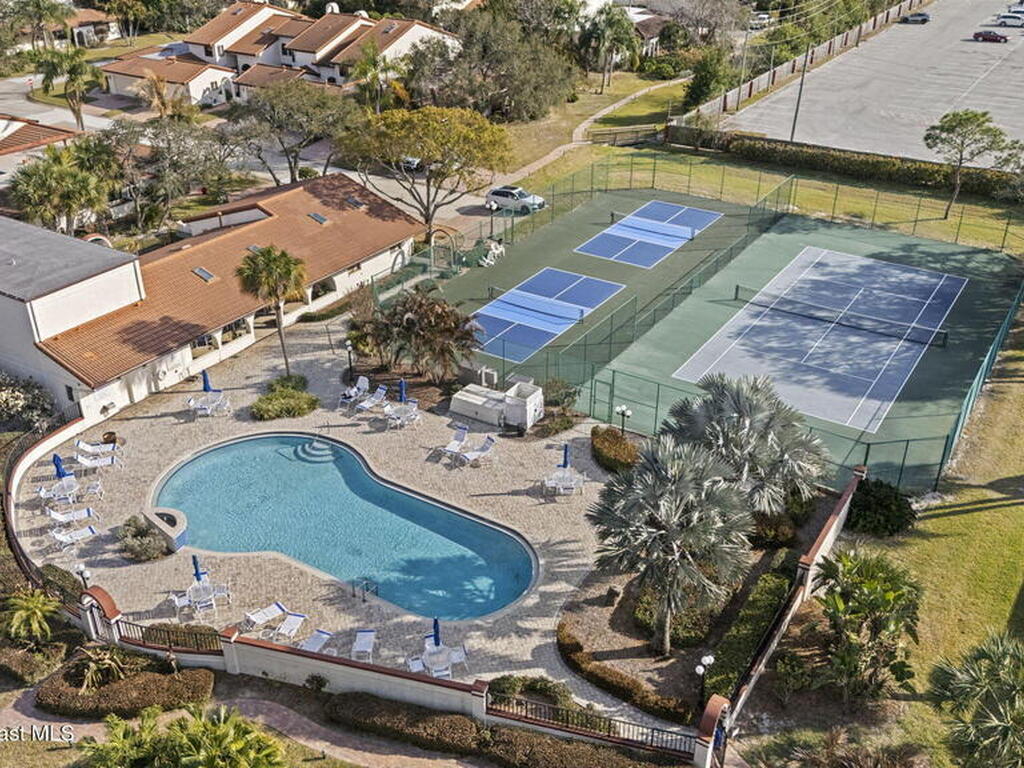 410 Parkside Place, Indian Harbour Beach, FL 32937