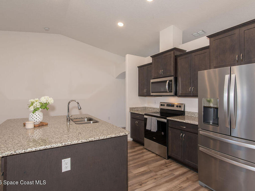 548 Burlington Avenue, Palm Bay, FL 32907