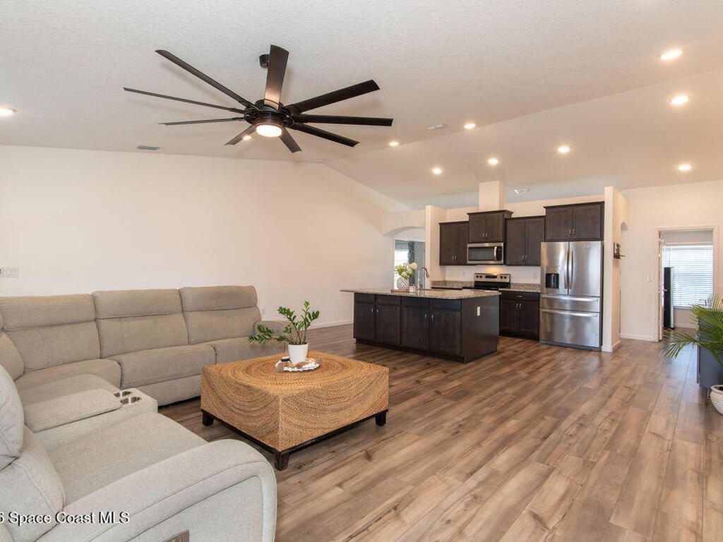 548 Burlington Avenue, Palm Bay, FL 32907