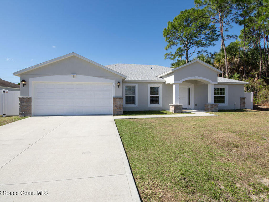 548 Burlington Avenue, Palm Bay, FL 32907