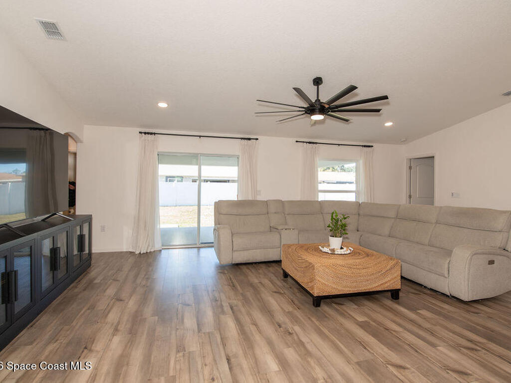 548 Burlington Avenue, Palm Bay, FL 32907