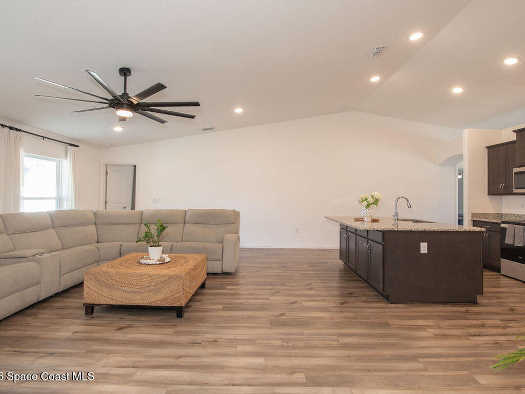 548 Burlington Avenue, Palm Bay, FL 32907