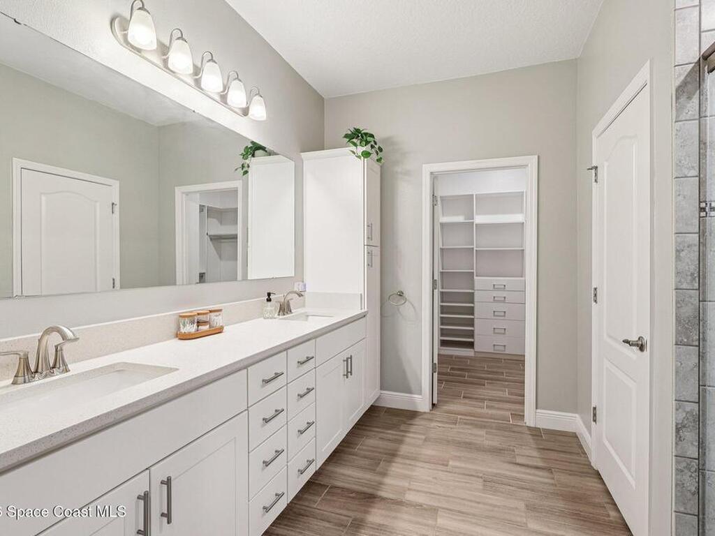 5290 Hebron Drive, Merritt Island, FL 32953