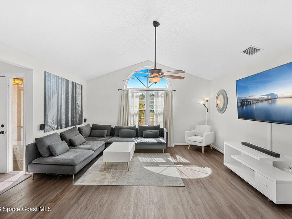 1924 Fabien Circle, Melbourne, FL 32940