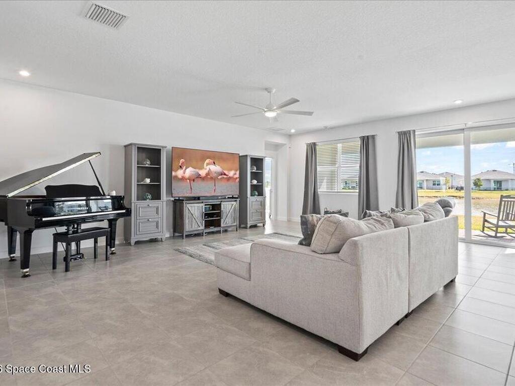 14236 Murney Way, Port St. Lucie, FL 34987