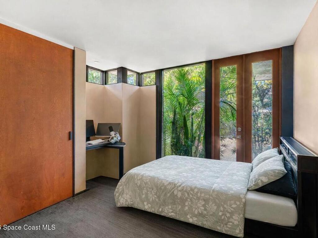 548 Old Oak Street, Melbourne, FL 32904