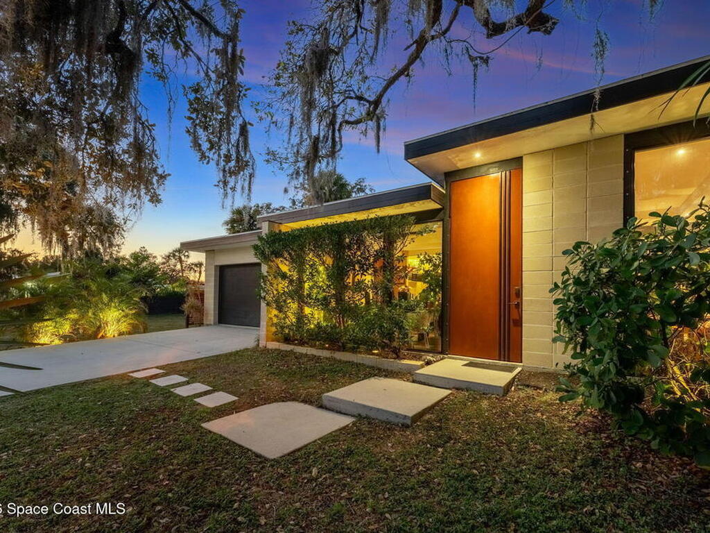 548 Old Oak Street, Melbourne, FL 32904