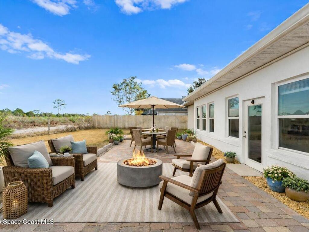 1305 Pemberton Trail, Malabar, FL 32950