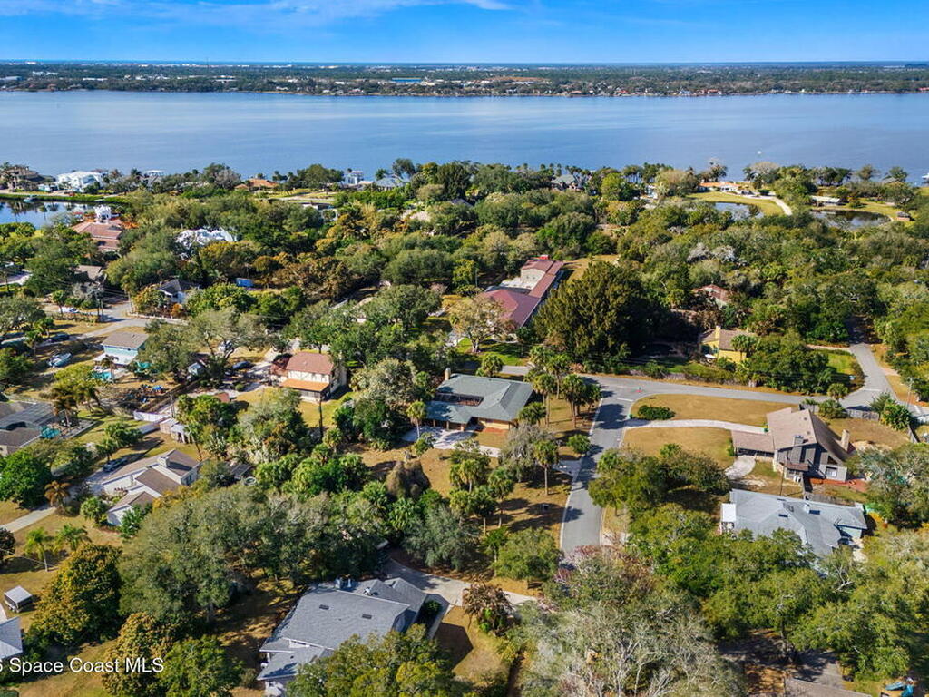 1485 S Oaks Drive, Merritt Island, FL 32952