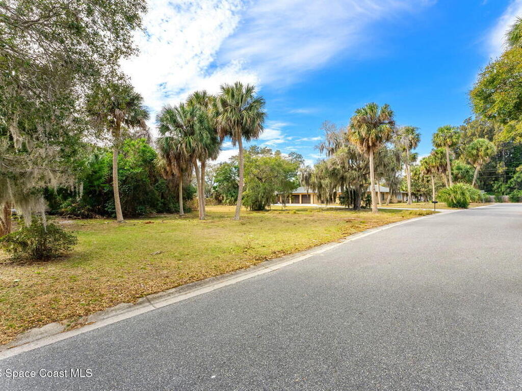 1485 S Oaks Drive, Merritt Island, FL 32952