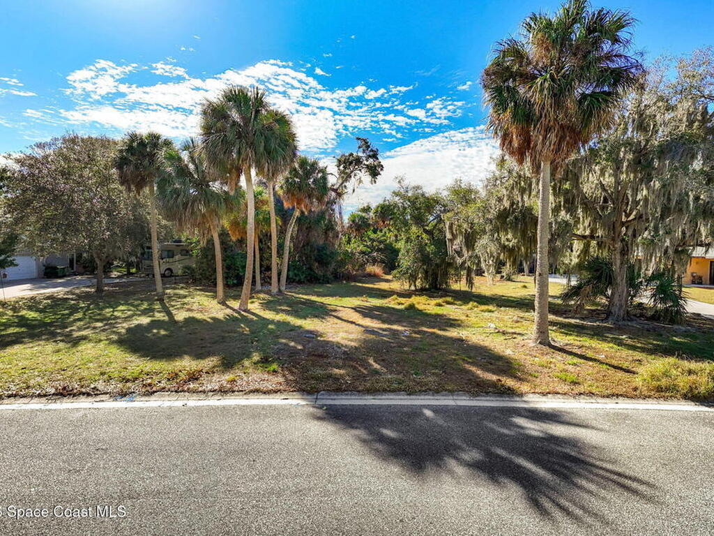 1485 S Oaks Drive, Merritt Island, FL 32952