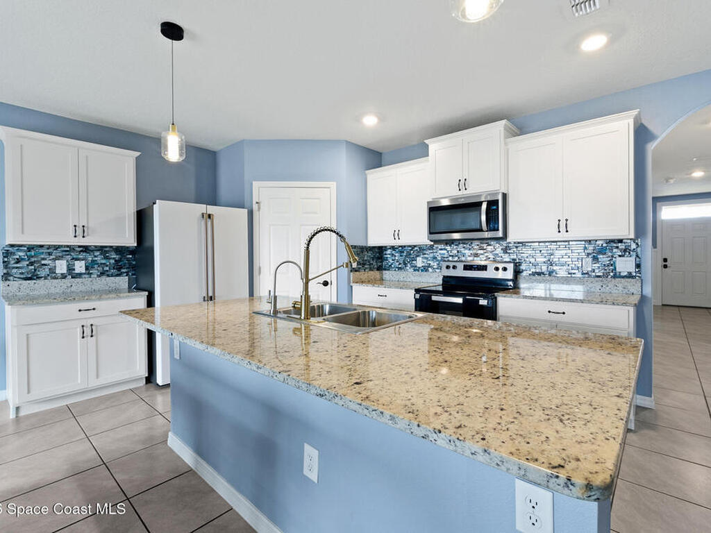 1814 Farmhouse Road, Palm Bay, FL 32909