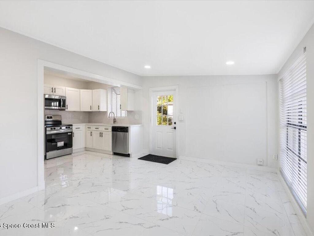 161 SE Celestia Court, Port St. Lucie, FL 34983