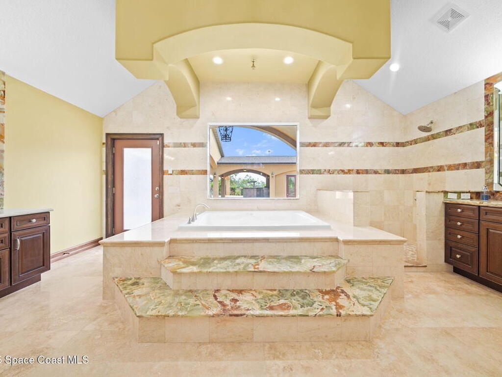 1855 Plantation Circle, Palm Bay, FL 32909