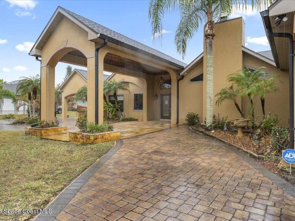 1855 Plantation Circle, Palm Bay, FL 32909