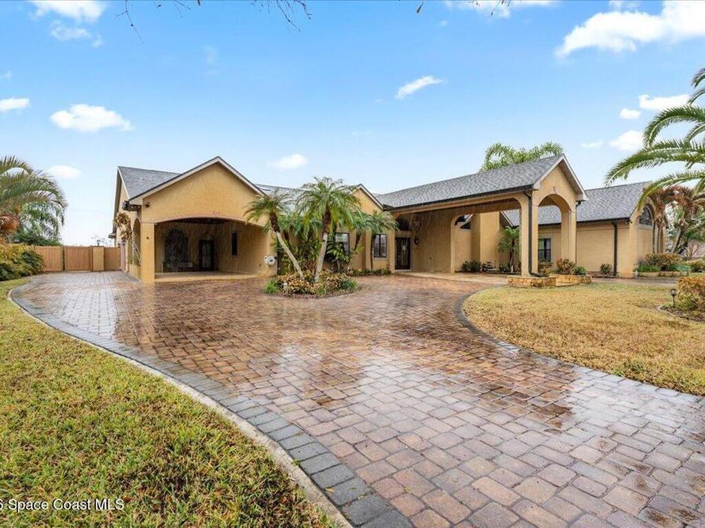 1855 Plantation Circle, Palm Bay, FL 32909