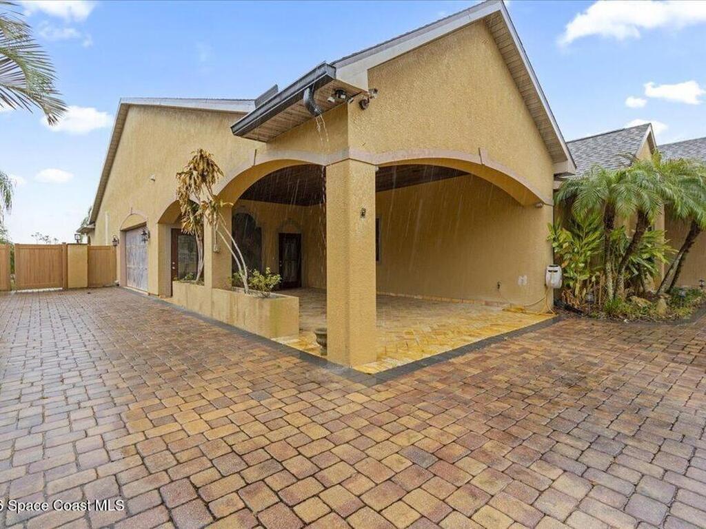 1855 Plantation Circle, Palm Bay, FL 32909