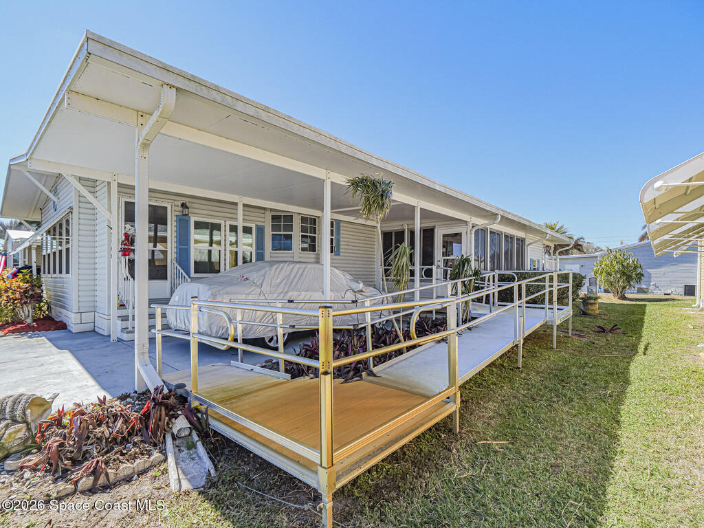 7566 Montauk Avenue, Micco, FL 32976