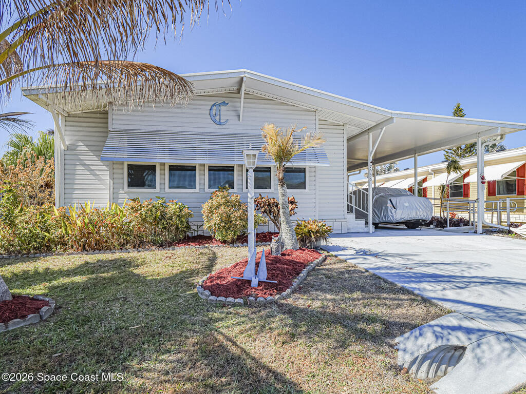 7566 Montauk Avenue, Micco, FL 32976