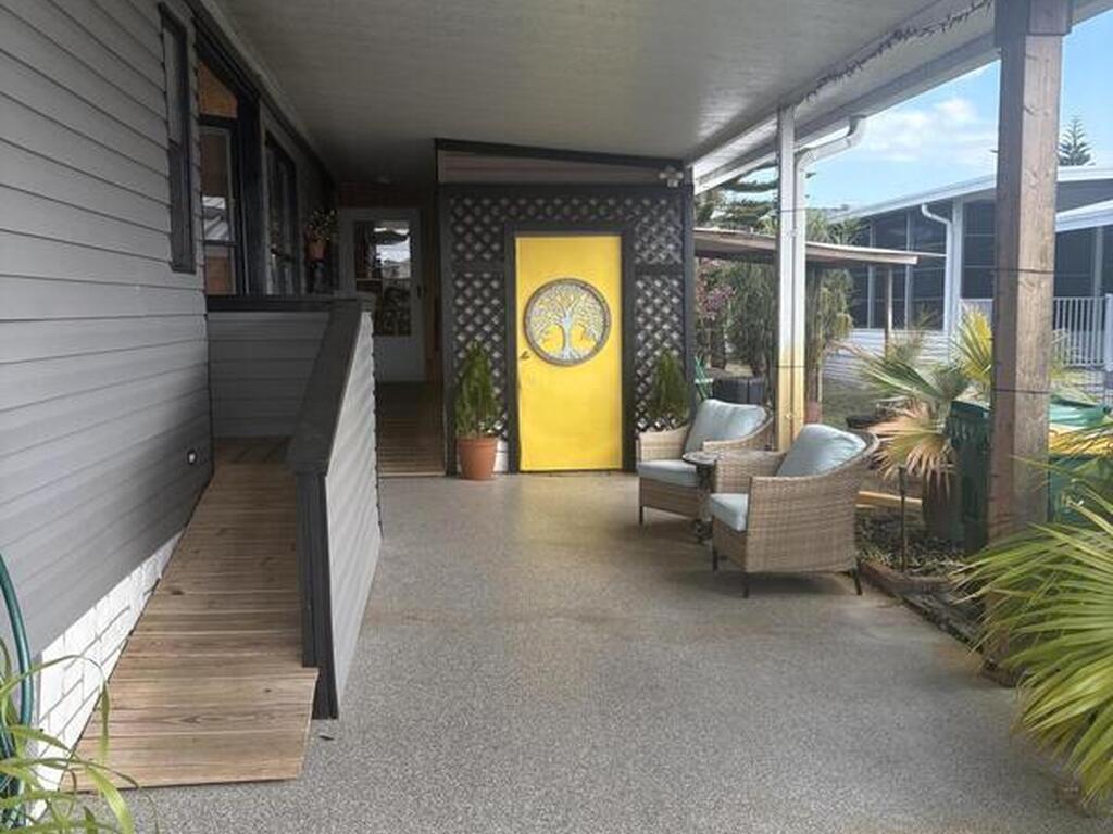 7625 Longhorn Avenue, Micco, FL 32976