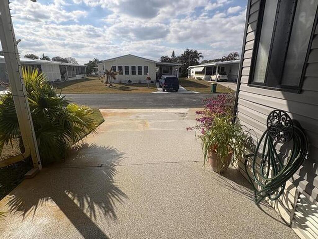 7625 Longhorn Avenue, Micco, FL 32976