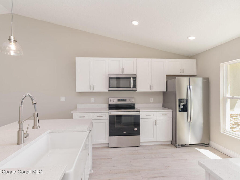 1526 Holcomb Street, Palm Bay, FL 32907