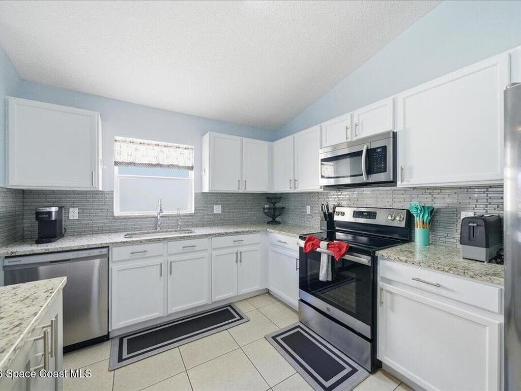 632 Bloomingdale Drive, Davenport, FL 33897