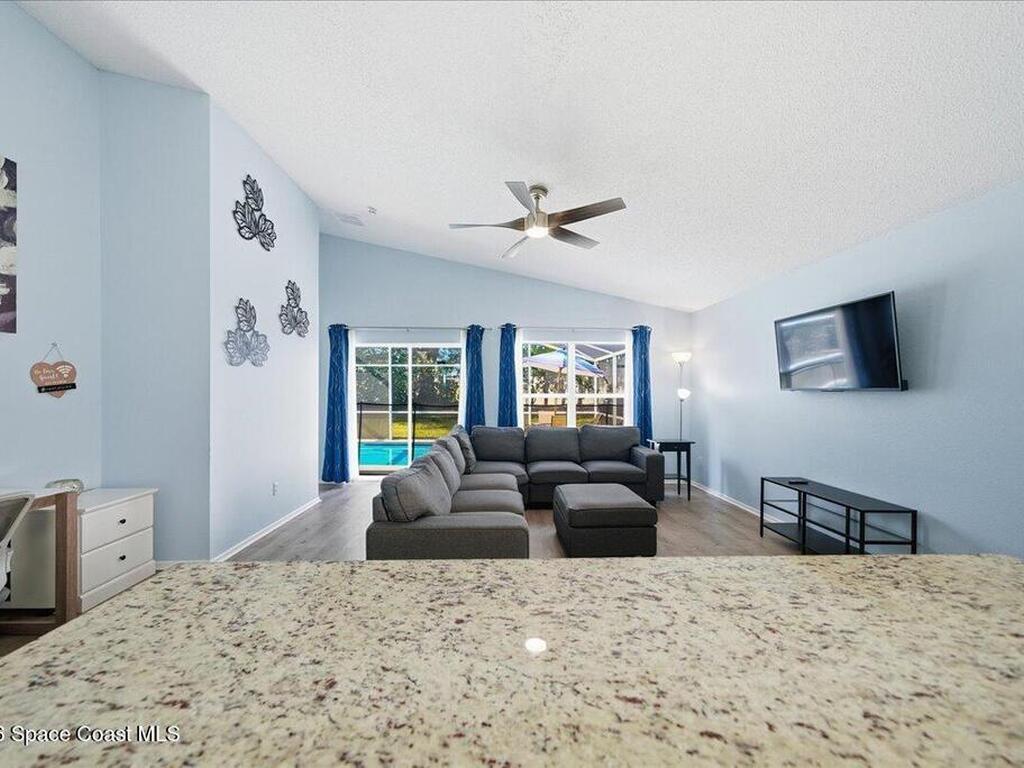 632 Bloomingdale Drive, Davenport, FL 33897