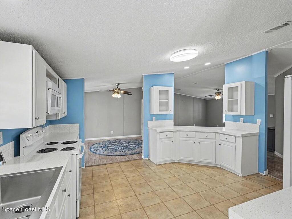 926 Laurel Circle, Barefoot Bay, FL 32976