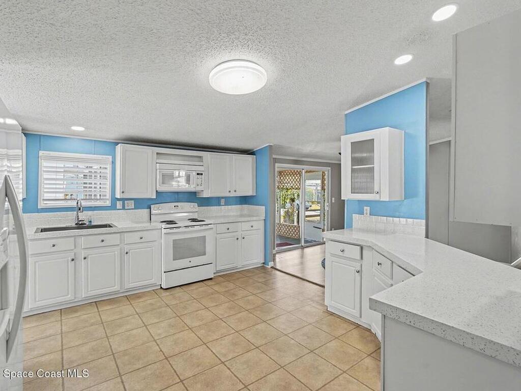 926 Laurel Circle, Barefoot Bay, FL 32976