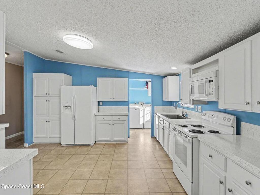 926 Laurel Circle, Barefoot Bay, FL 32976