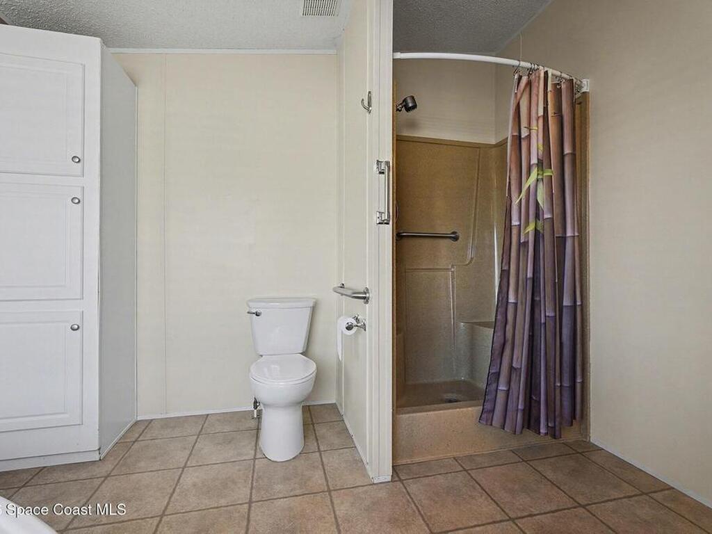 926 Laurel Circle, Barefoot Bay, FL 32976