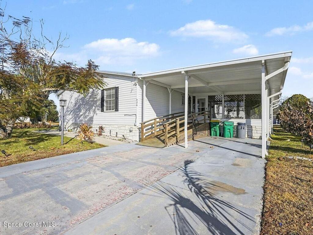 926 Laurel Circle, Barefoot Bay, FL 32976