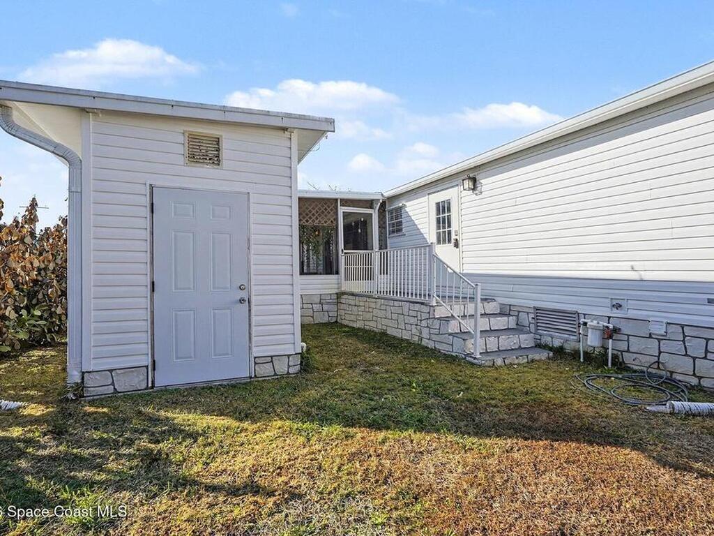 926 Laurel Circle, Barefoot Bay, FL 32976