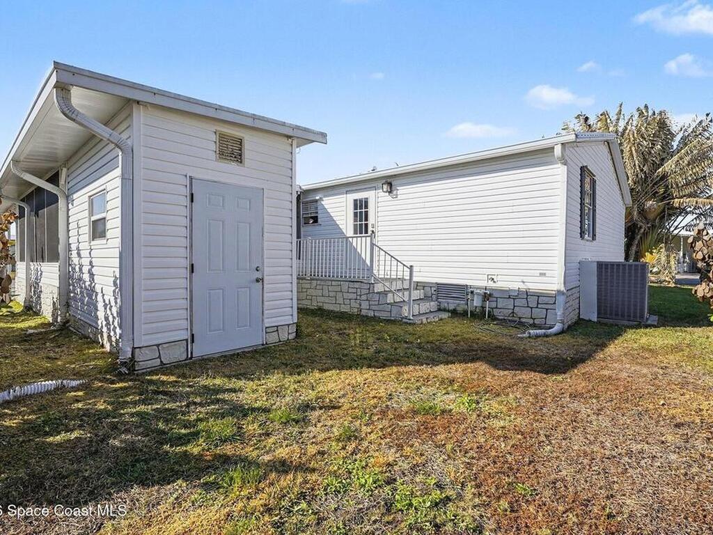 926 Laurel Circle, Barefoot Bay, FL 32976