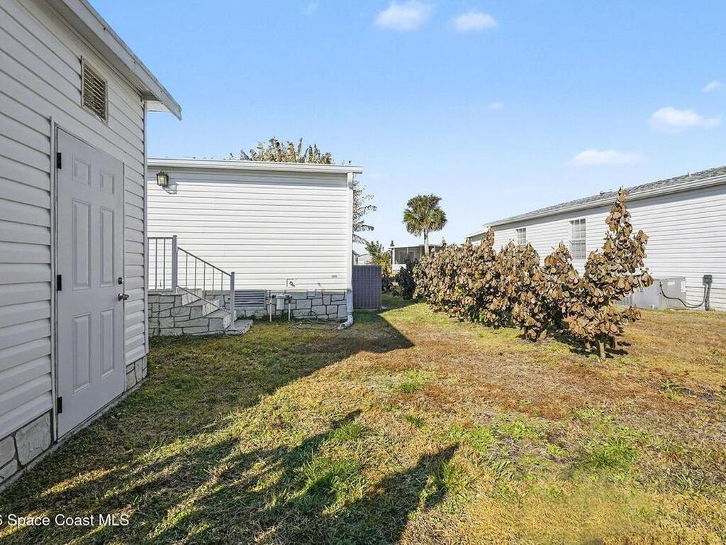 926 Laurel Circle, Barefoot Bay, FL 32976