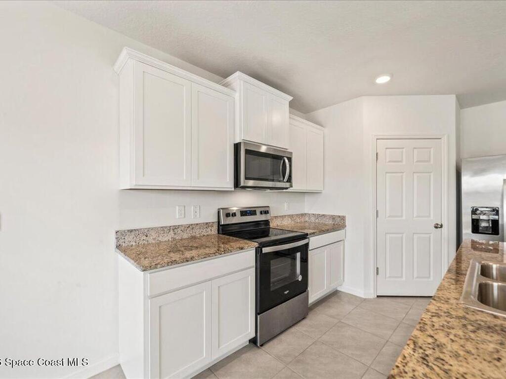 870 Remington Green Drive, Palm Bay, FL 32909